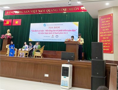 Học sinh trường THCS Phan Tây Hồ đại diện học sinh Thành phố Hồ Chí Minh làm MC Tọa đàm kỷ niệm Ngày Quốc tế Hạnh phúc 20/3.