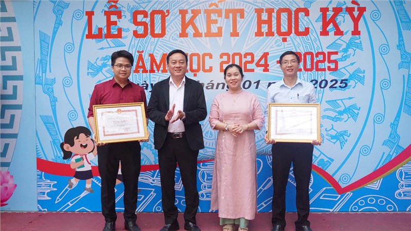 TP. Hồ Chí Minh tuyên dương 233 Bí thư Chi bộ xuất sắc tiêu biểu!