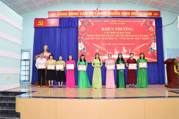 Tổng kết công tác tổ chức, chăm lo tết nguyên đán xã Tân An Hội