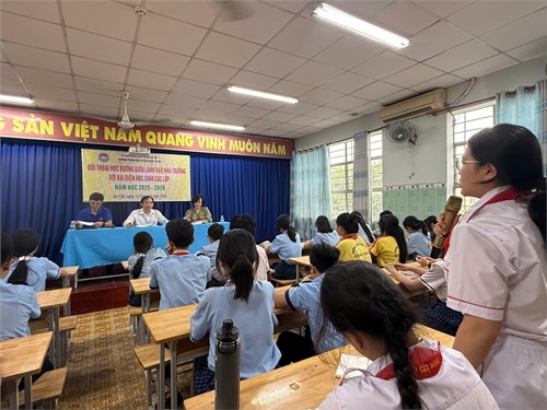 Thứ 4 ngày 14/01/2026, Trường THCS Quang Trung tổ chức Đối thoại học đường giữa Lãnh đạo nhà trường với đại diện học sinh các lớp, năm học 2025 - 2026.