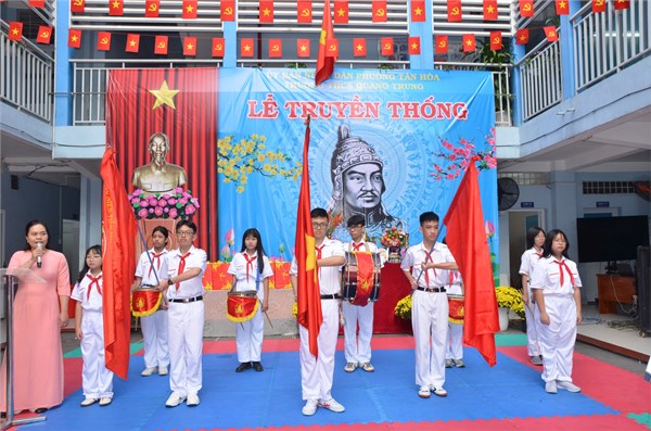 Trường THCS Quang Trung tổ chức Lễ truyền thống năm học 2025-2026