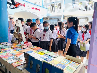 Trường THCS Quang Trung tổ chức Hưởng ứng ngày sách và văn hóa đọc Việt Nam (ngày 21 tháng 4), năm học 2025 - 2026