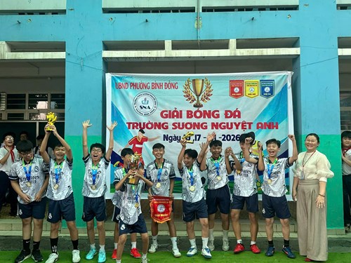 Giải bóng đá nam trường Trung học cơ sở Sương Nguyệt Anh năm học 2025 - 2026