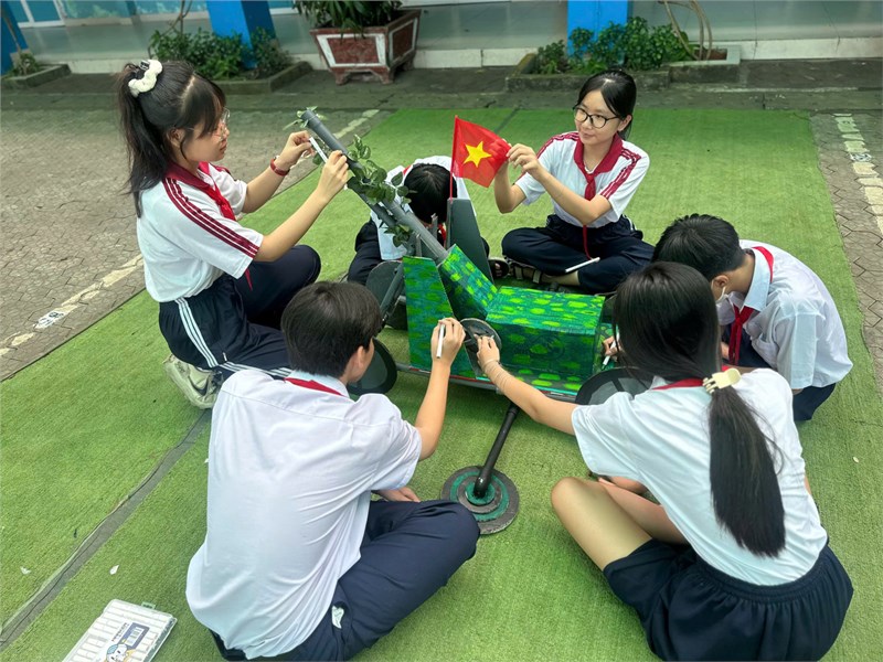 <a href="/cong-khai-2025-2026/cuoc-thi-thiet-ke-bai-giang-stem-cap-thanh-pho-nam-hoc-2025-2026/ctfull/109468/736882">Cuộc thi Thiết kế bài giảng STEM cấp thành phố<span class=bacham>...</span></a>