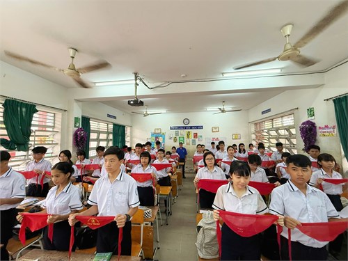 Chi đoàn trường THCS Tân Bình tham dự Lễ trưởng thành Đội