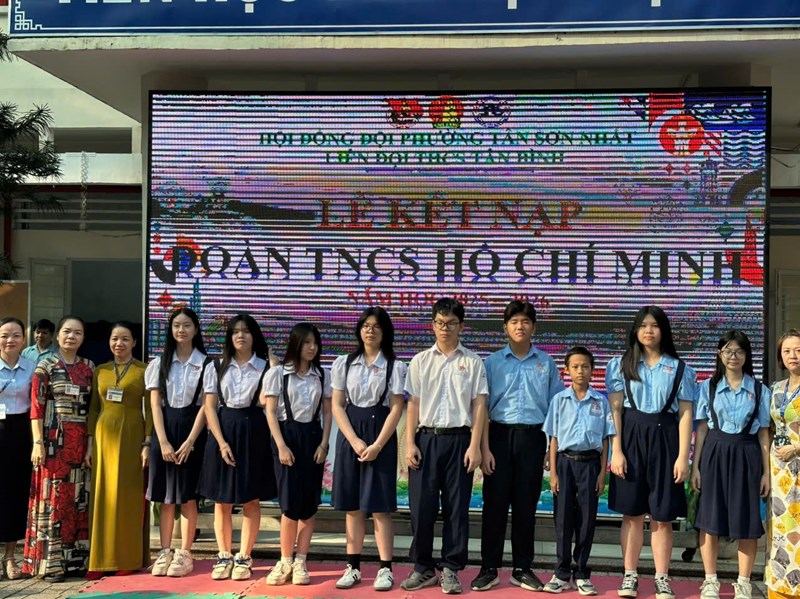 Lễ Trưởng thành Đội và Kết nạp Đoàn năm học 2025-2026