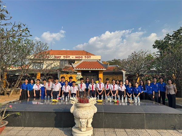 Hành trình đến với địa chỉ đỏ – Di tích lịch sử văn hóa Mả 35 của Chi đoàn trường THCS Tân Đông Hiệp B