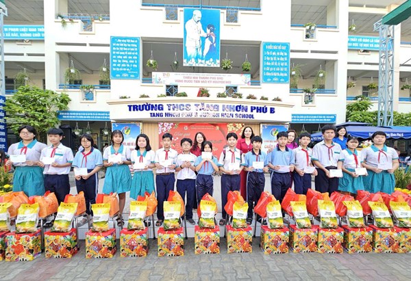 Một số hình ảnh về Hội Xuân tại Trường THCS Tăng Nhơn Phú B