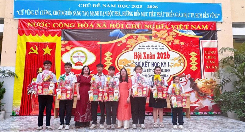 <a href="/truong/hoi-xuan-2026-so-ket-hoc-ky-i-truong-thcs-tan-phu-trung/ctfull/68780/740825">Hội Xuân 2026 – Sơ kết học kỳ I Trường<span class=bacham>...</span></a>