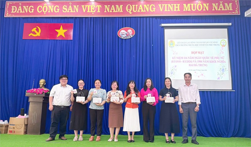 Họp mặt kỷ niệm 116 năm Ngày Quốc tế Phụ nữ 8/3 và 1986 năm cuộc khởi nghĩa Hai Bà Trưng