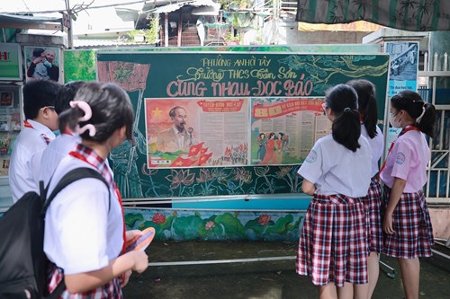 Trường THCS Tân Sơn tổ chức hoạt động “CÙNG NHAU ĐỌC BÁO”.