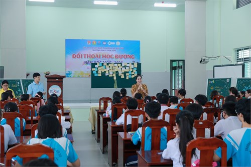 Trường THCS Tân Sơn tổ chức Chương trình: “Đối thoại học đường” năm học 2025 – 2026.