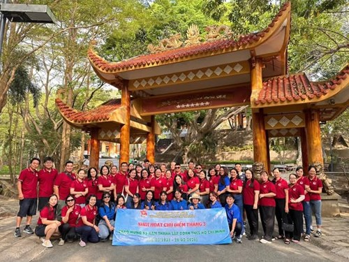 Trường THCS Tân Thới Hòa tổ chức hoạt động về nguồn và sinh hoạt chủ điểm tháng 3