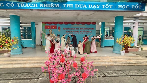 Chương trình “Mừng Đảng quang vinh - Mừng xuân vươn mình - Chia sẻ yêu thương - Kết nối tương lai 