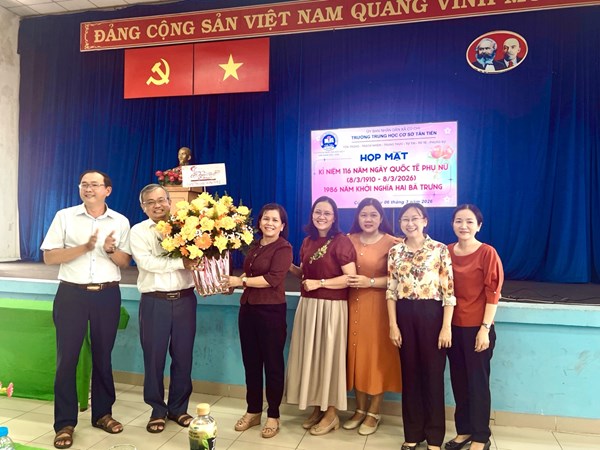 Họp mặt kỷ niệm ngày quốc tế phụ nữ 8.3