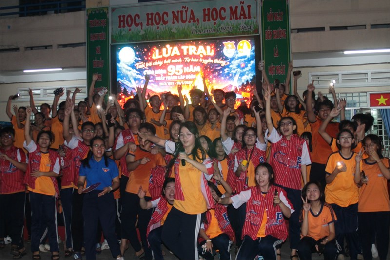<a href="/tin-tuc-su-kien/dem-lua-trai-chao-mung-95-nam-ngay-thanh-lap-doan-tncs-ho-chi-minh-2631931-2632/ctfull/11866/746169">ĐÊM LỬA TRẠI 🔥
 Chào mừng 95 năm Ngày thành<span class=bacham>...</span></a>