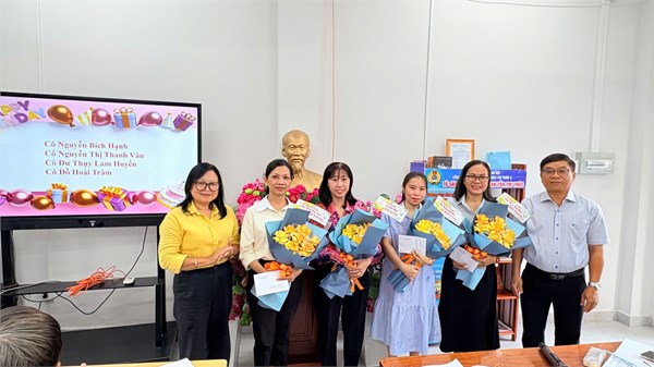 Hoạt động chúc mừng sinh nhật công đoàn viên có ngày sinh trong tháng 01