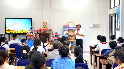 Hoạt động trong chuỗi chăm lo tết cho học sinh trường trung học cơ sở Thị Trấn 2