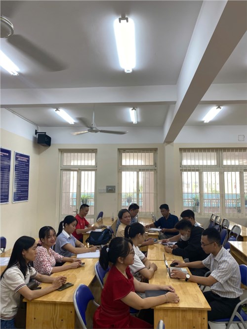 Họp tổ sơ kết HKI năm học 2025 - 2026