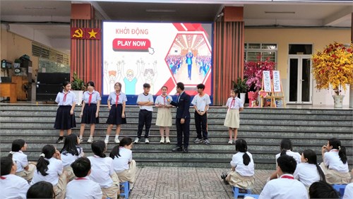 Trường THCS Tôn Thất Tùng phối hợp cùng Trung tâm kỹ năng sống Việt Đăng Quang thực hiện chuyên đề  An Toàn Trên Không Gian Mạng , năm học 2025-2026