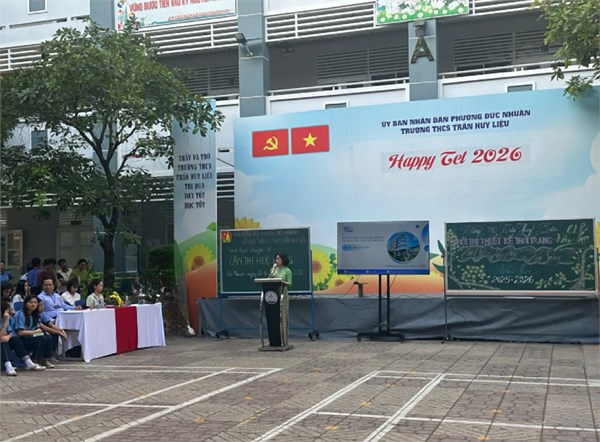 Công bố kết quả hội thi thiết kế thời trang bằng vật liệu tái chế