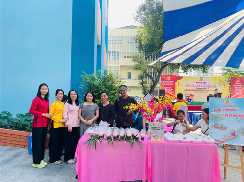 BCH Công đoàn hưởng ứng ngày hội  Xuân đoàn kết - Tết nghĩa tình  do Phường Bảy Hiền tổ chức.