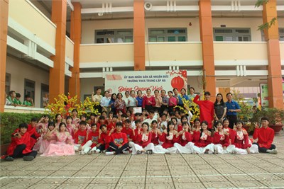 Hội xuân chủ đề Đảng quang vinh - Xuân đong đầy