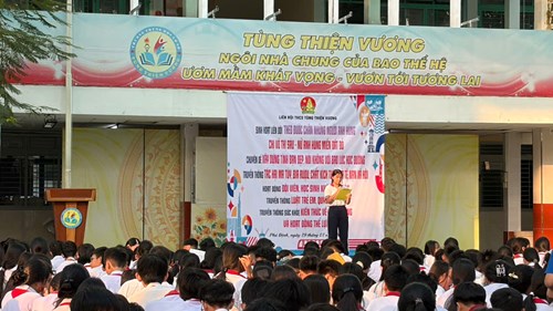 Truyền thông tác hại của ma túy, bia rượu chất kích thích và tệ nạn xã hội. Chuyên đề tình bạn đẹp và nói không với bạo lực học đường