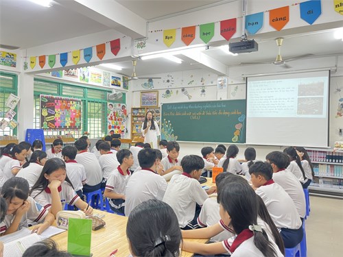 Hình ảnh tiết dạy theo hướng NCBH môn Sử địa 8_Bài minh họa Đặc điểm sinh vật và vấn đề bảo tồn đa dạng sinh học_GV thực hiện Phùng Thị Luyến