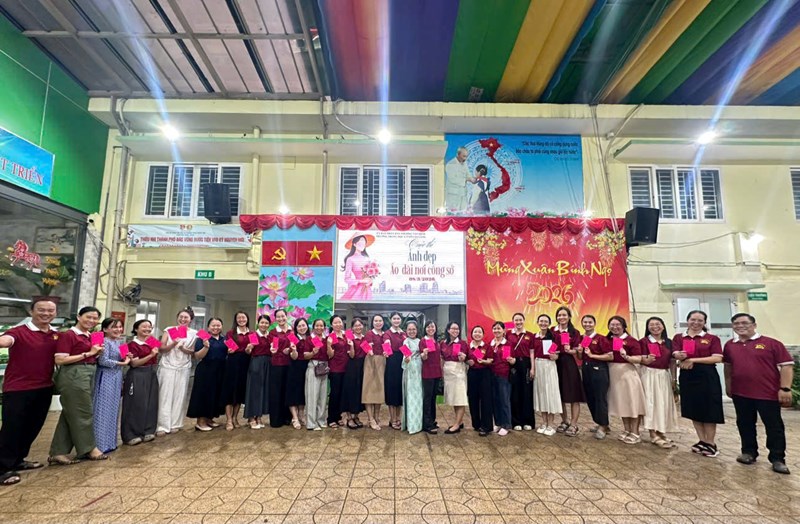 Buổi sinh hoạt chuyên đề chào mừng Ngày Quốc tế Phụ nữ 8/3 tại Trường THCS Văn Lang