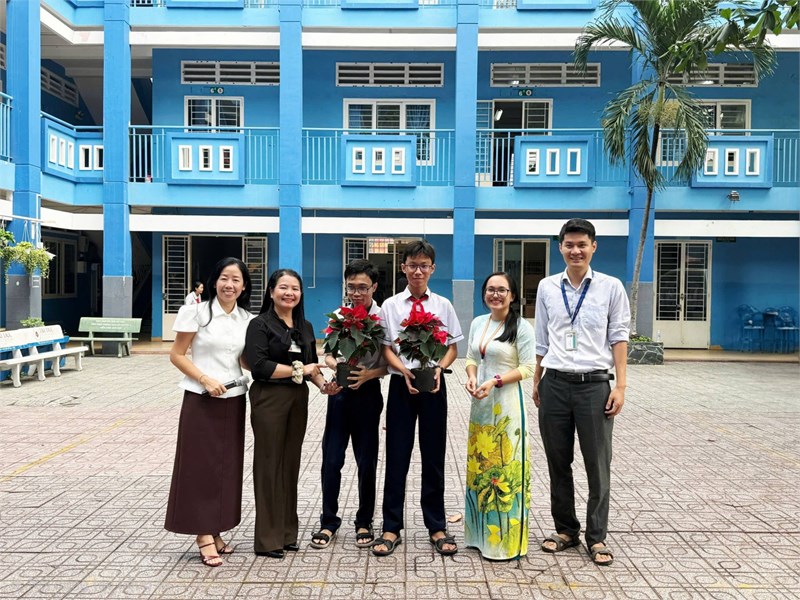 Động viên tinh thần học sinh trước Kỳ thi Giải toán trên máy tính cầm tay cấp Thành phố