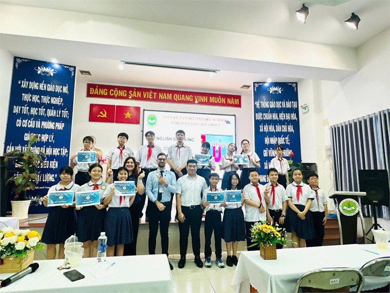 Về hướng dẫn thi tuyển sinh vào lớp 10 THPT các trường tuyển sinh chương trình dạy và học các môn Toán, Khoa học và tiếng Anh Tích hợp (theo Đề án 5695) năm học 2026-2027