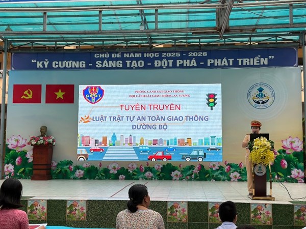Tuyên truyền Luật an toàn giao thông đường bộ